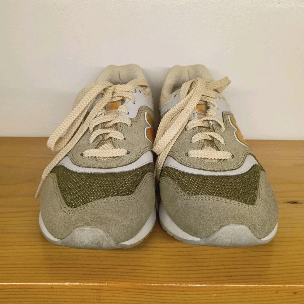 New Balance 997H Women's Size 8 B True‎ Cammo/Golden/Suede/Mix Shoes Sneakers